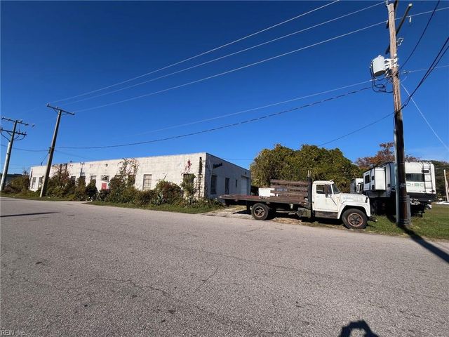916 W 25th ST, Norfolk, VA 23517