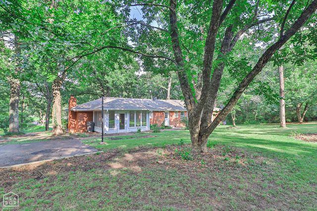 2711 Wood Street, Jonesboro, AR 72401