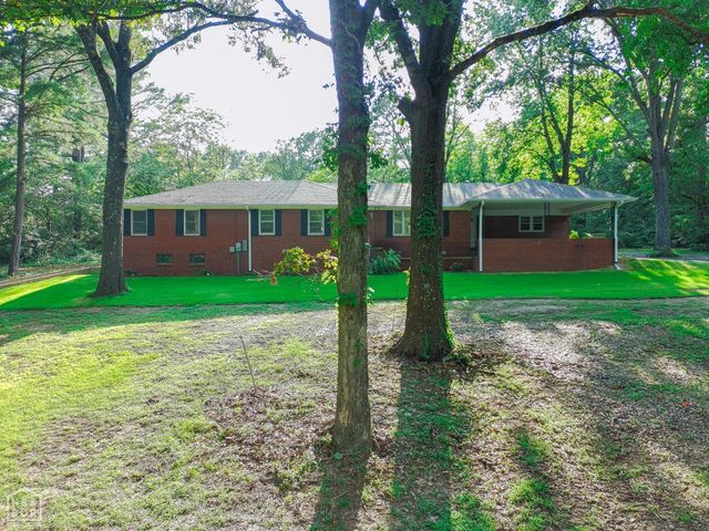 2711 Wood Street, Jonesboro, AR 72401