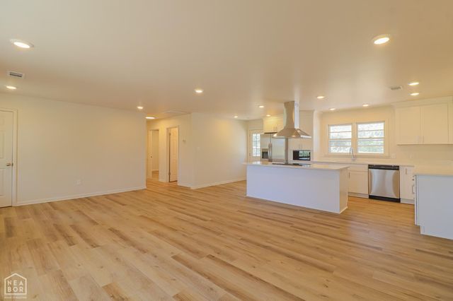 2711 Wood Street, Jonesboro, AR 72401