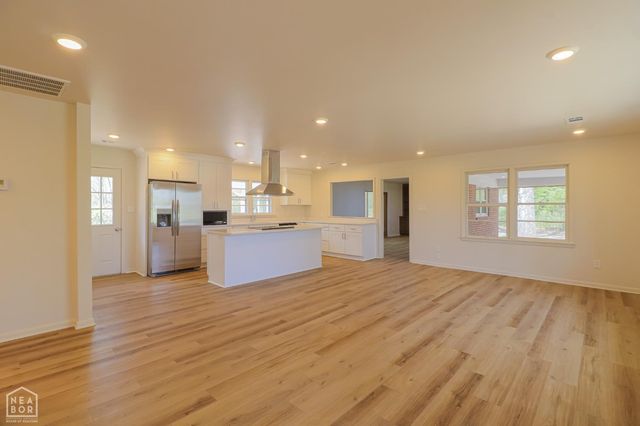 2711 Wood Street, Jonesboro, AR 72401