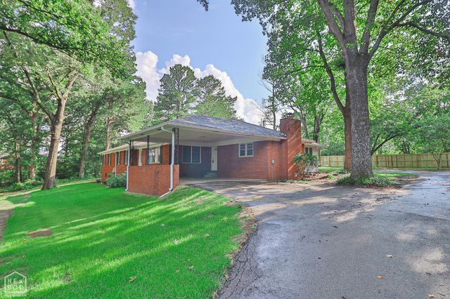 2711 Wood Street, Jonesboro, AR 72401