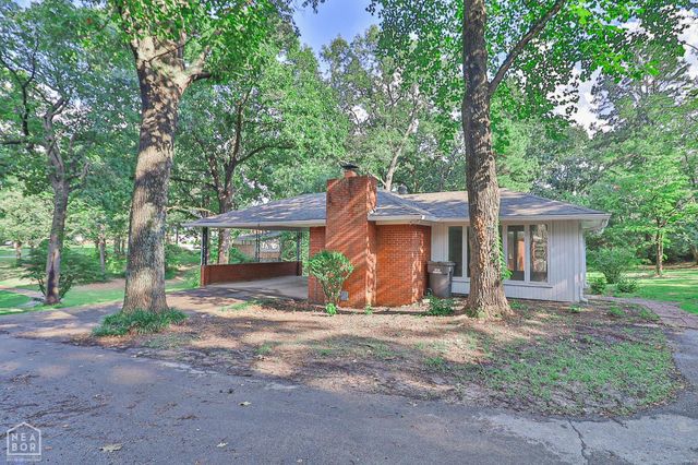 2711 Wood Street, Jonesboro, AR 72401