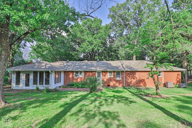2711 Wood Street, Jonesboro, AR 72401