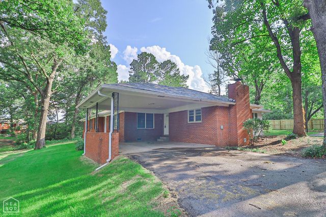 2711 Wood Street, Jonesboro, AR 72401