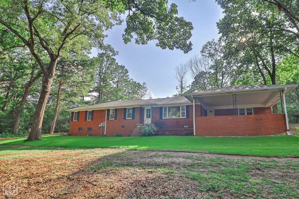 2711 Wood Street, Jonesboro, AR 72401