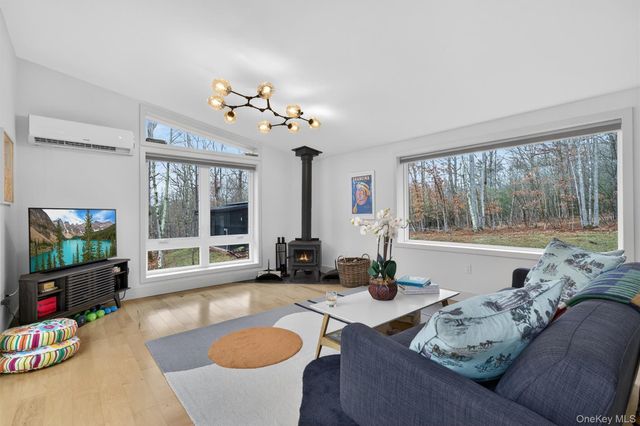 119 Lenni Lenape Road, Narrowsburg, NY 12764