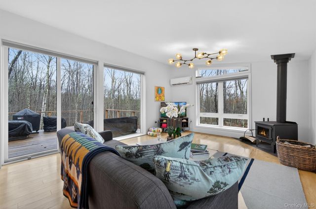 119 Lenni Lenape Road, Narrowsburg, NY 12764