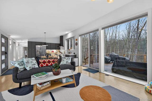 119 Lenni Lenape Road, Narrowsburg, NY 12764