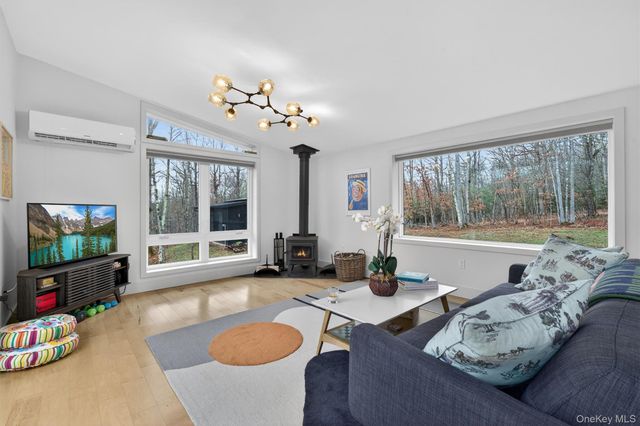 119 Lenni Lenape Road, Narrowsburg, NY 12764