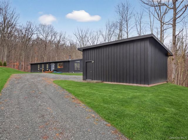 119 Lenni Lenape Road, Narrowsburg, NY 12764