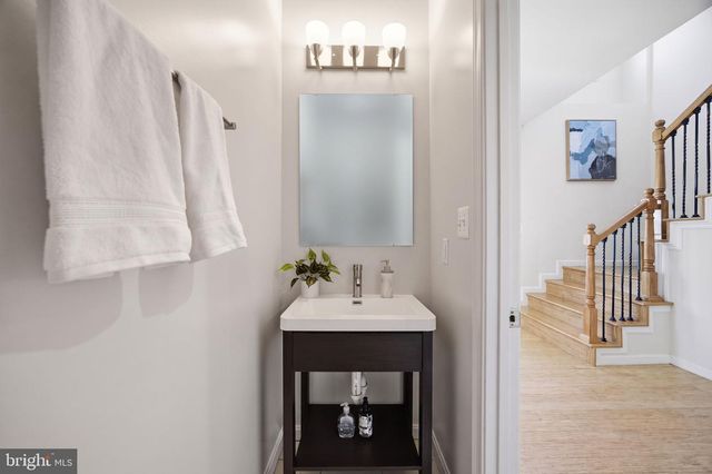 4327 8TH ST NW, Washington, DC 20011