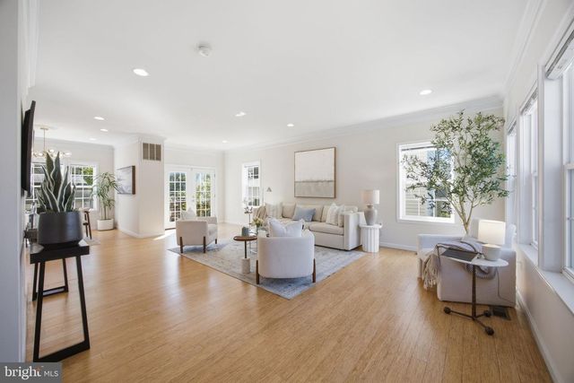 4327 8TH ST NW, Washington, DC 20011
