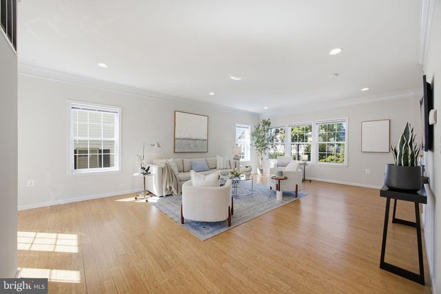 4327 8TH ST NW, Washington, DC 20011