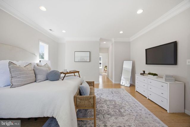 4327 8TH ST NW, Washington, DC 20011