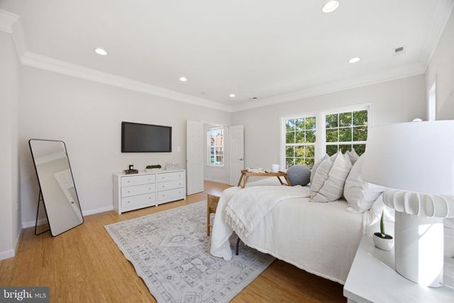 4327 8TH ST NW, Washington, DC 20011