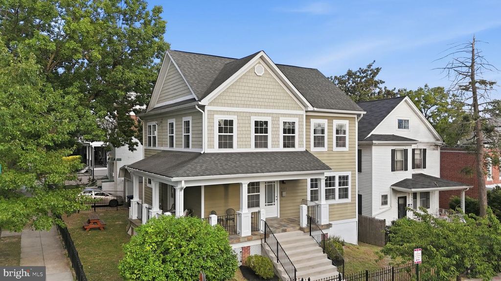 4327 8TH ST NW, Washington, DC 20011