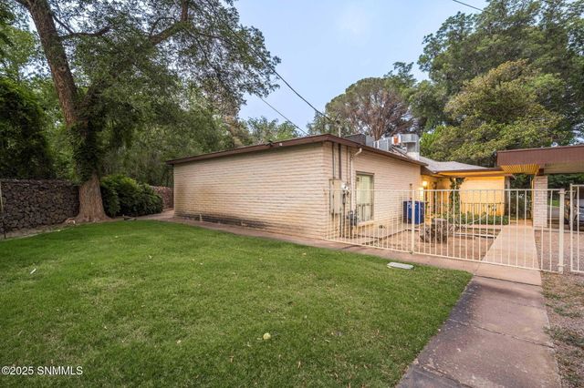 1020 W Conway Avenue, Las Cruces, NM 88005