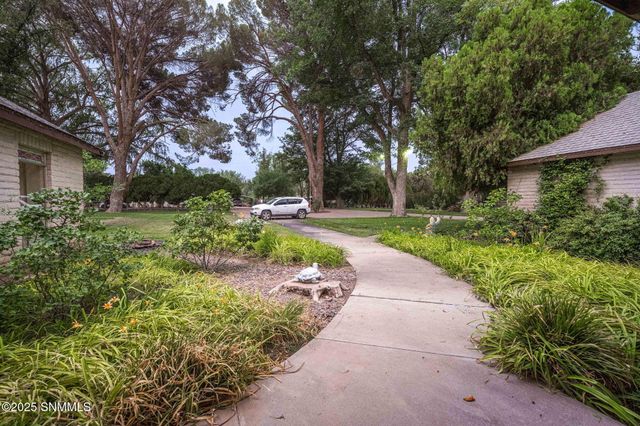 1020 W Conway Avenue, Las Cruces, NM 88005