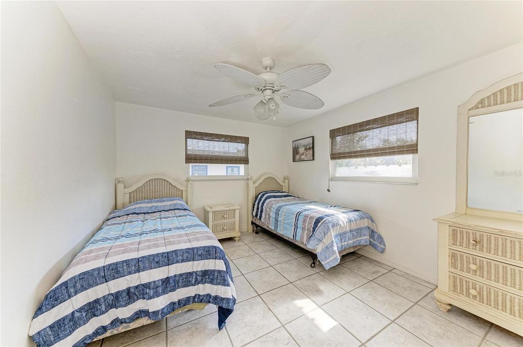 Image 17 of property listing at 872 NORTH SHORE DRIVE, Anna Maria, FL 34216