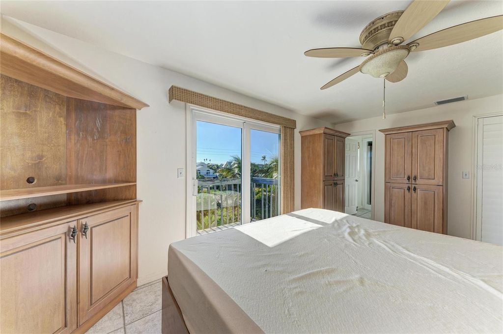 Image 23 of property listing at 872 NORTH SHORE DRIVE, Anna Maria, FL 34216