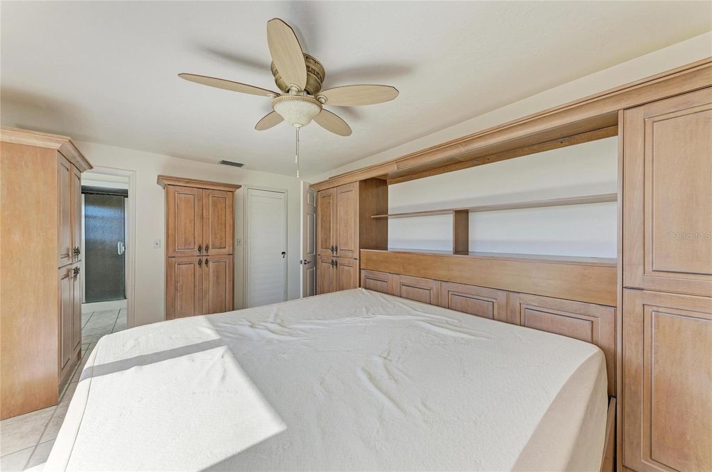 Image 24 of property listing at 872 NORTH SHORE DRIVE, Anna Maria, FL 34216