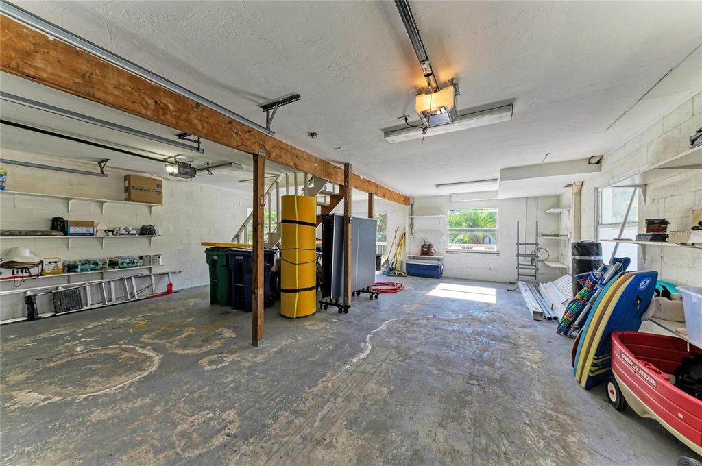 Image 32 of property listing at 872 NORTH SHORE DRIVE, Anna Maria, FL 34216