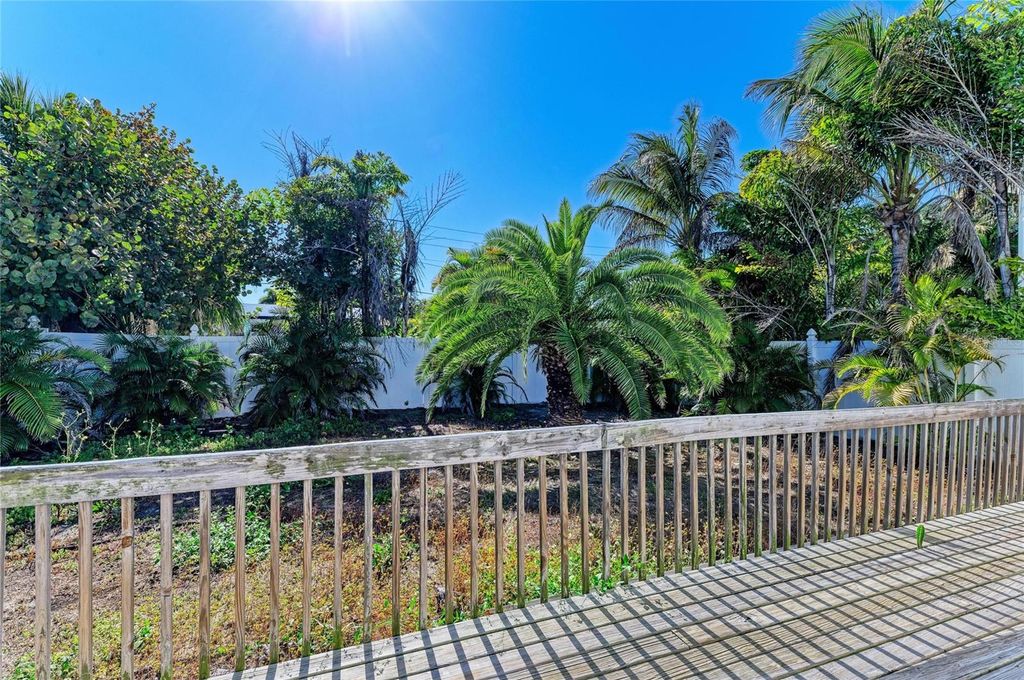 Image 43 of property listing at 872 NORTH SHORE DRIVE, Anna Maria, FL 34216