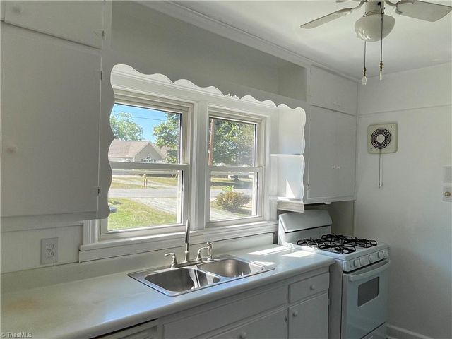 305 Laurel Hill Drive, Burlington, NC 27215