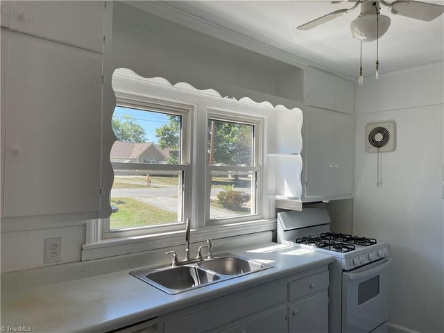 305 Laurel Hill Drive, Burlington, NC 27215