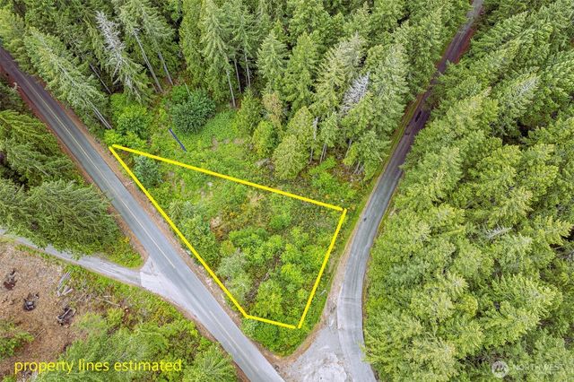 811 Herron Road SW, Lakebay, WA 98349