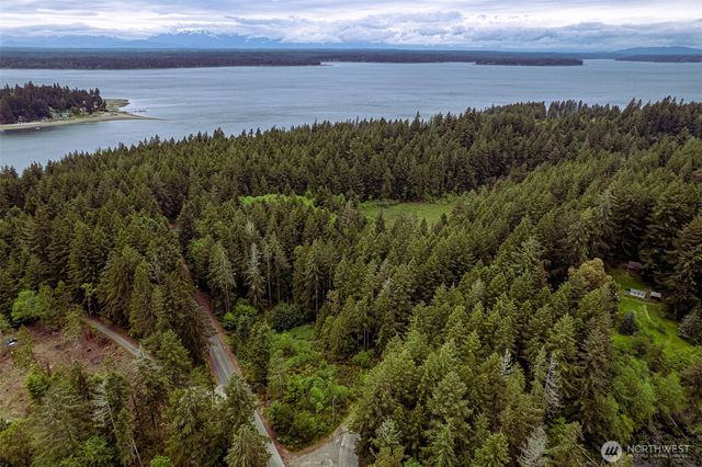 811 Herron Road SW, Lakebay, WA 98349