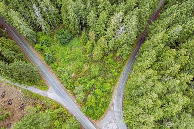 811 Herron Road SW, Lakebay, WA 98349