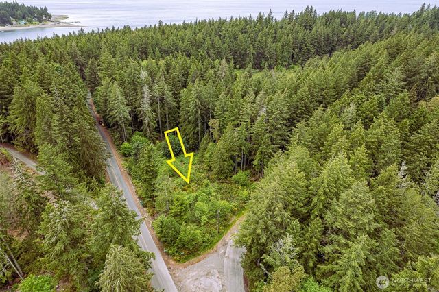 811 Herron Road SW, Lakebay, WA 98349