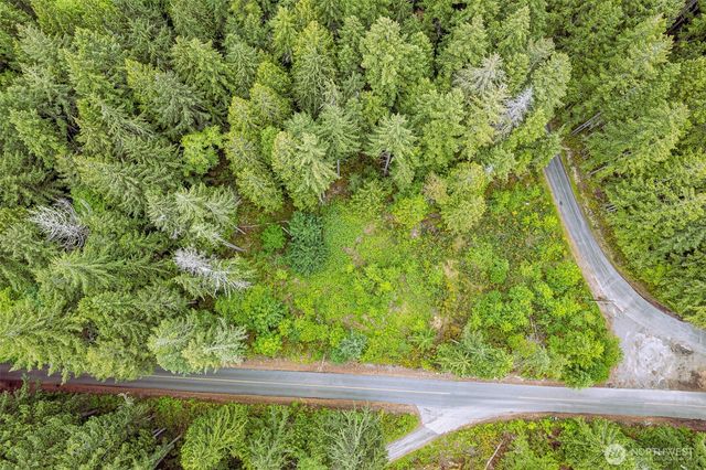 811 Herron Road SW, Lakebay, WA 98349