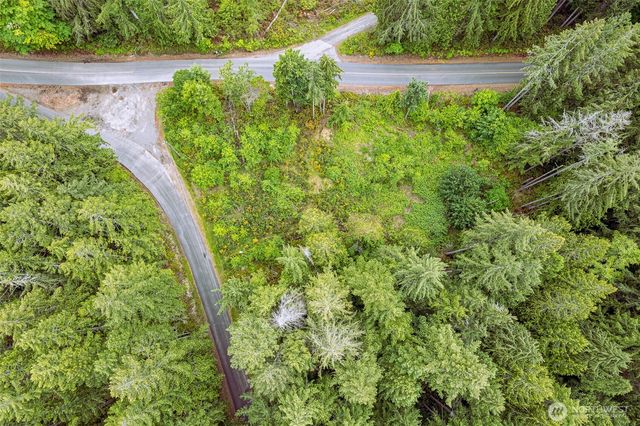 811 Herron Road SW, Lakebay, WA 98349