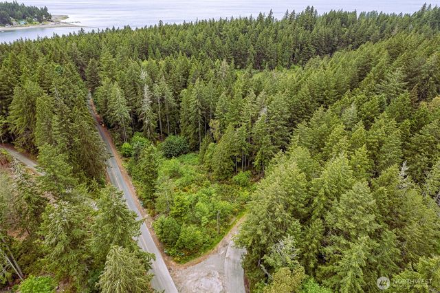 811 Herron Road SW, Lakebay, WA 98349