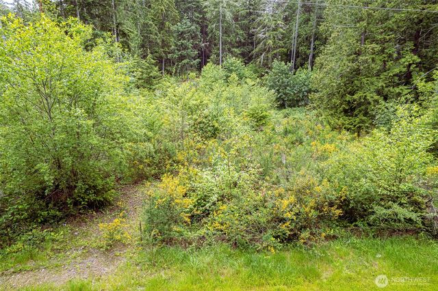 811 Herron Road SW, Lakebay, WA 98349