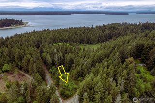 811 Herron Road SW, Lakebay, WA 98349