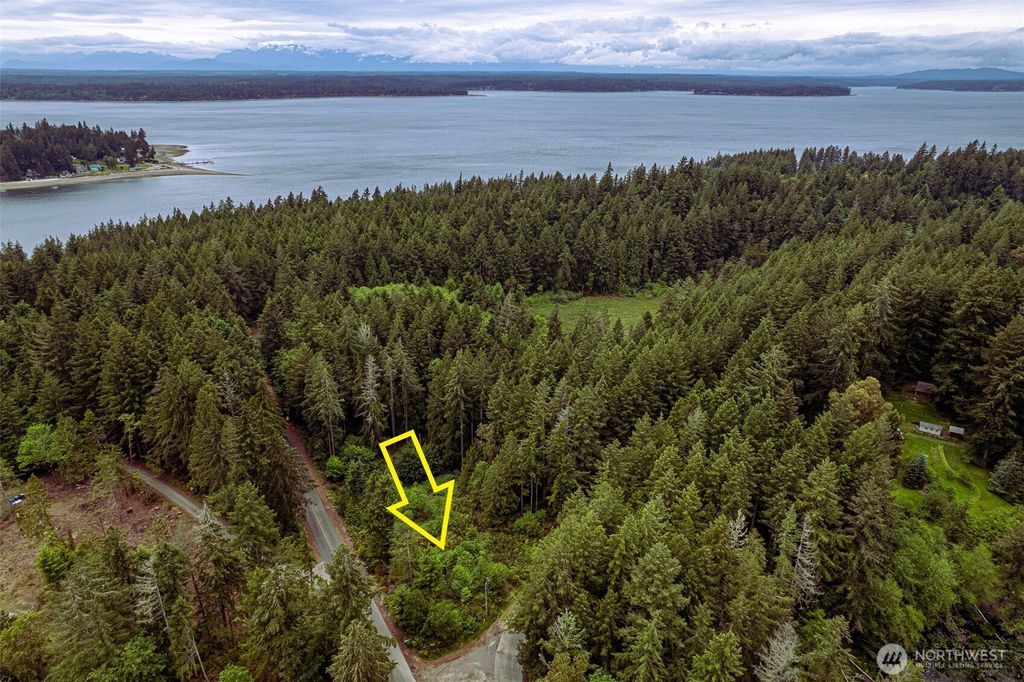 811 Herron Road SW, Lakebay, WA 98349