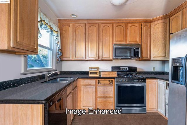 10314 Sunnyside St, Oakland, CA 94603