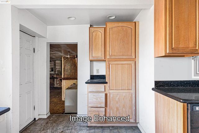 10314 Sunnyside St, Oakland, CA 94603