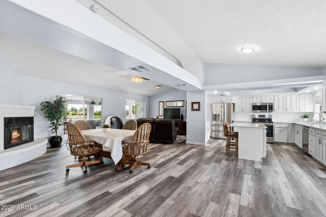 633 LEISURE WORLD --, Mesa, AZ 85206