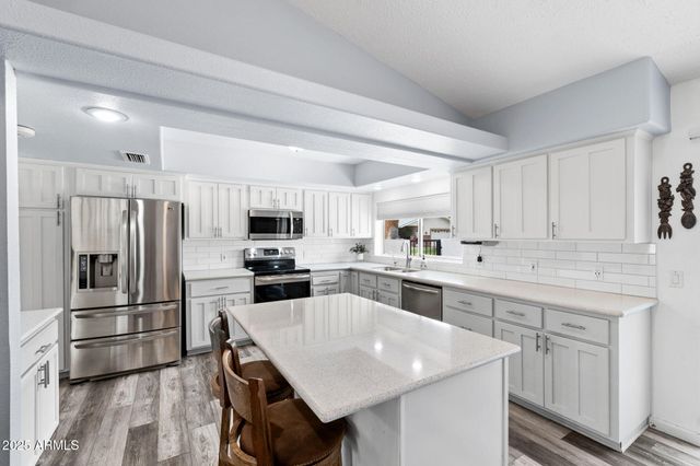 633 LEISURE WORLD --, Mesa, AZ 85206