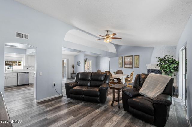 633 LEISURE WORLD --, Mesa, AZ 85206