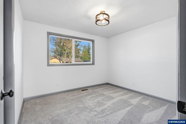 782 Lockwood Ln S, Salem, OR 97302