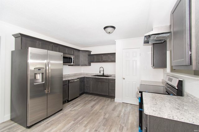 1142 Melbourne Drive, New Haven, IN 46774
