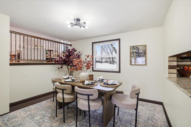 W127N12223 Knollwood DRIVE, Germantown, WI 53022