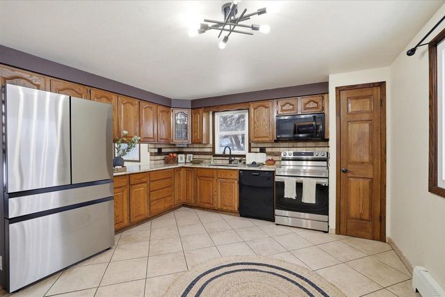 W127N12223 Knollwood DRIVE, Germantown, WI 53022