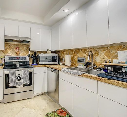 10185 Collins 308, Bal Harbour, FL 33154